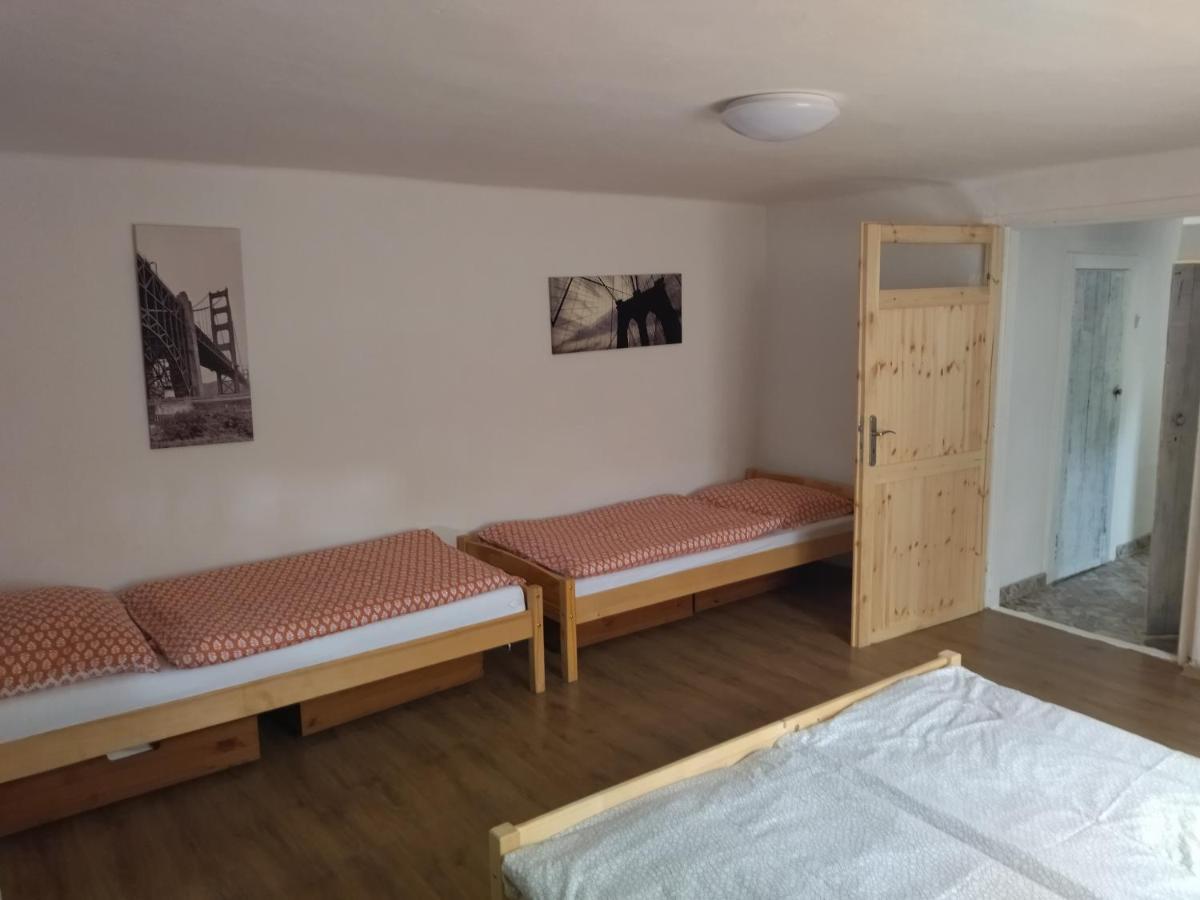 Ubytovanie Tibor Skarba Dunaszerdahely Kültér fotó